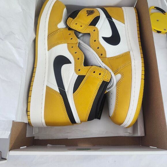 nike Shoes - Nike White and Yellow Trainers